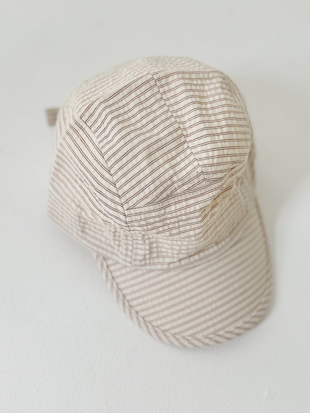 Simple cap