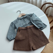 Load image into Gallery viewer, Bijou knit shorts // Brown
