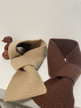 Load image into Gallery viewer, Butter knit muffler
